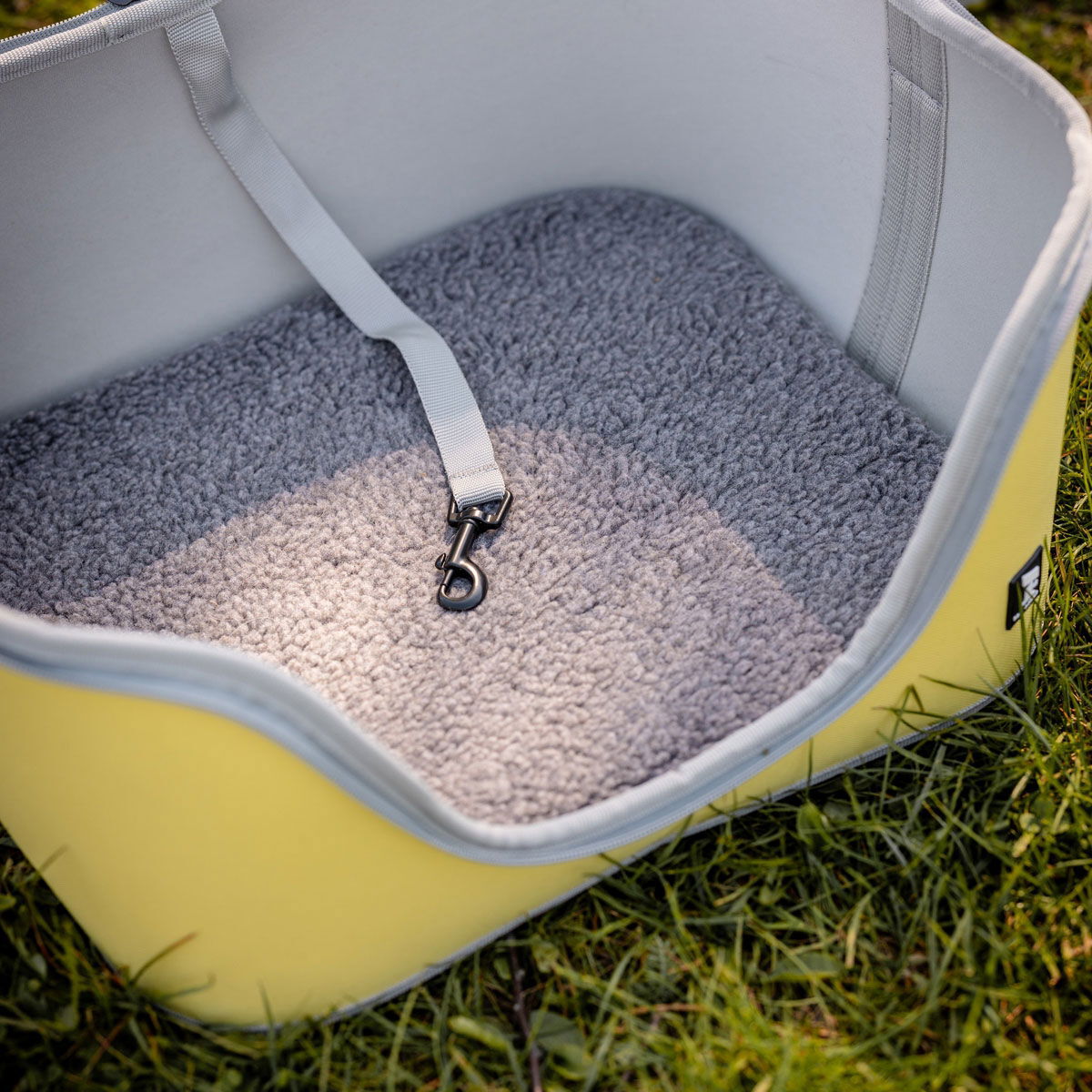 Feel Active Tour basket carrier lemon yellow