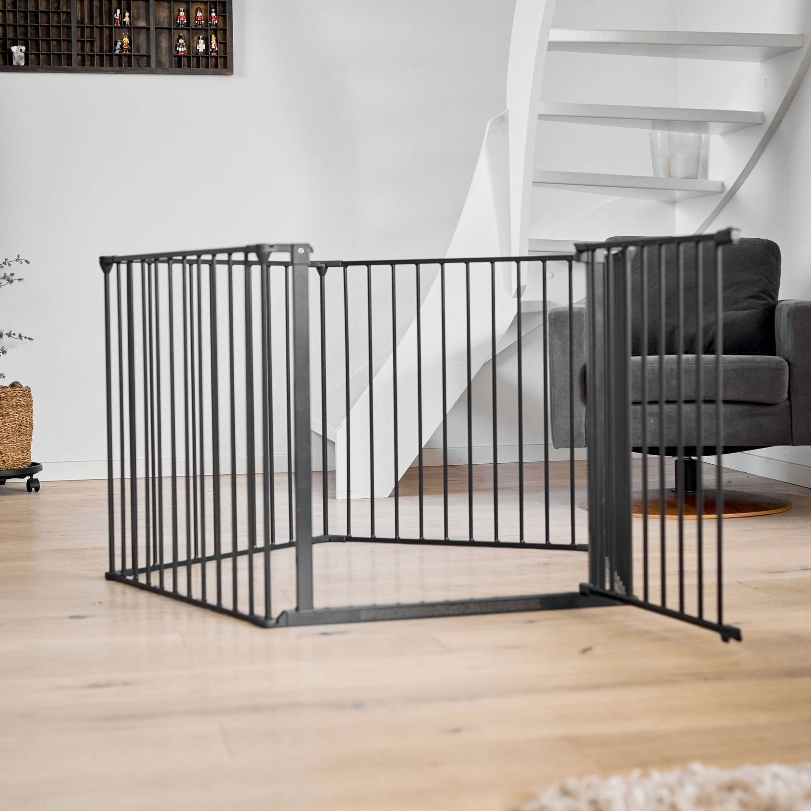 DogSpace Max wall mounted 2in1 room divider