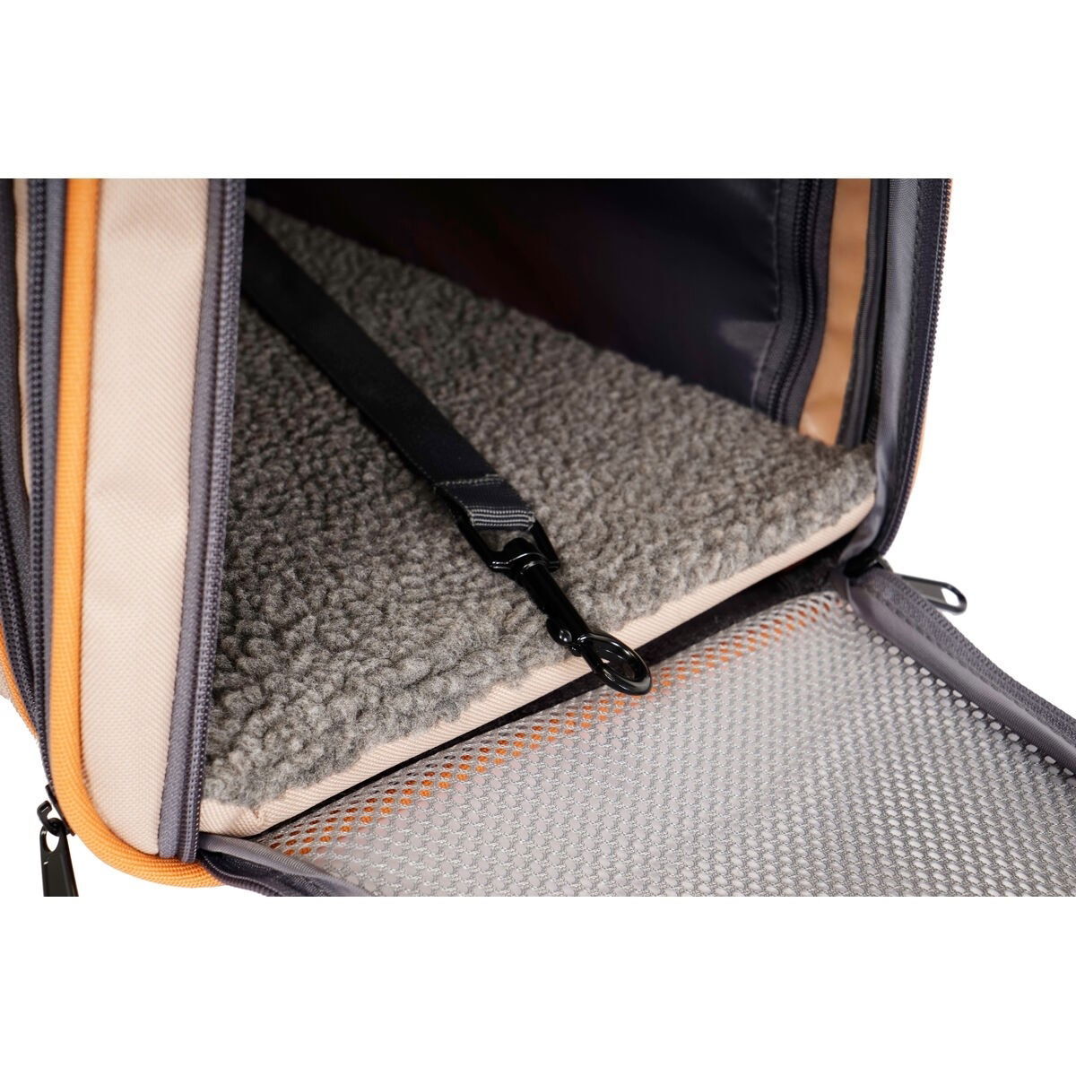 Feel Active Tour travel carrier with two expandable sides beige